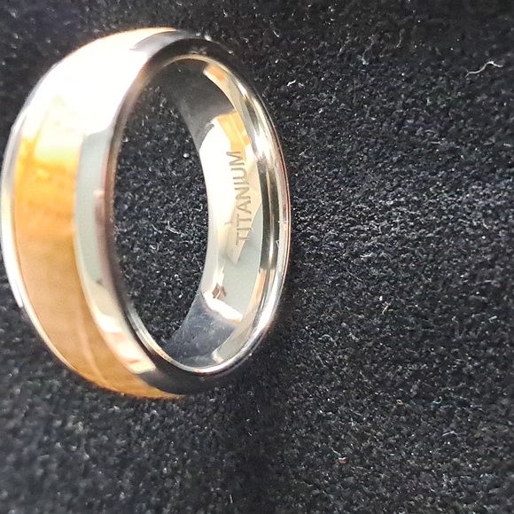 Whisky Barrel Titanium Mens Ring. Sizes 9 & 10 - Picture 4 of 5